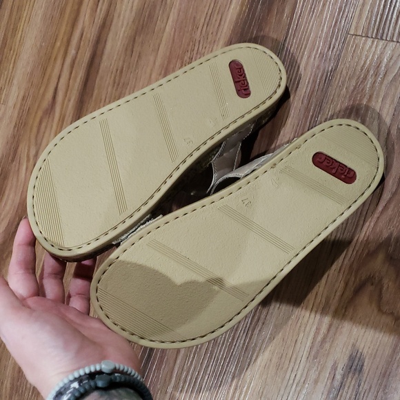 Rieker Beige and Silver Sandals Size 37 - Picture 4 of 5